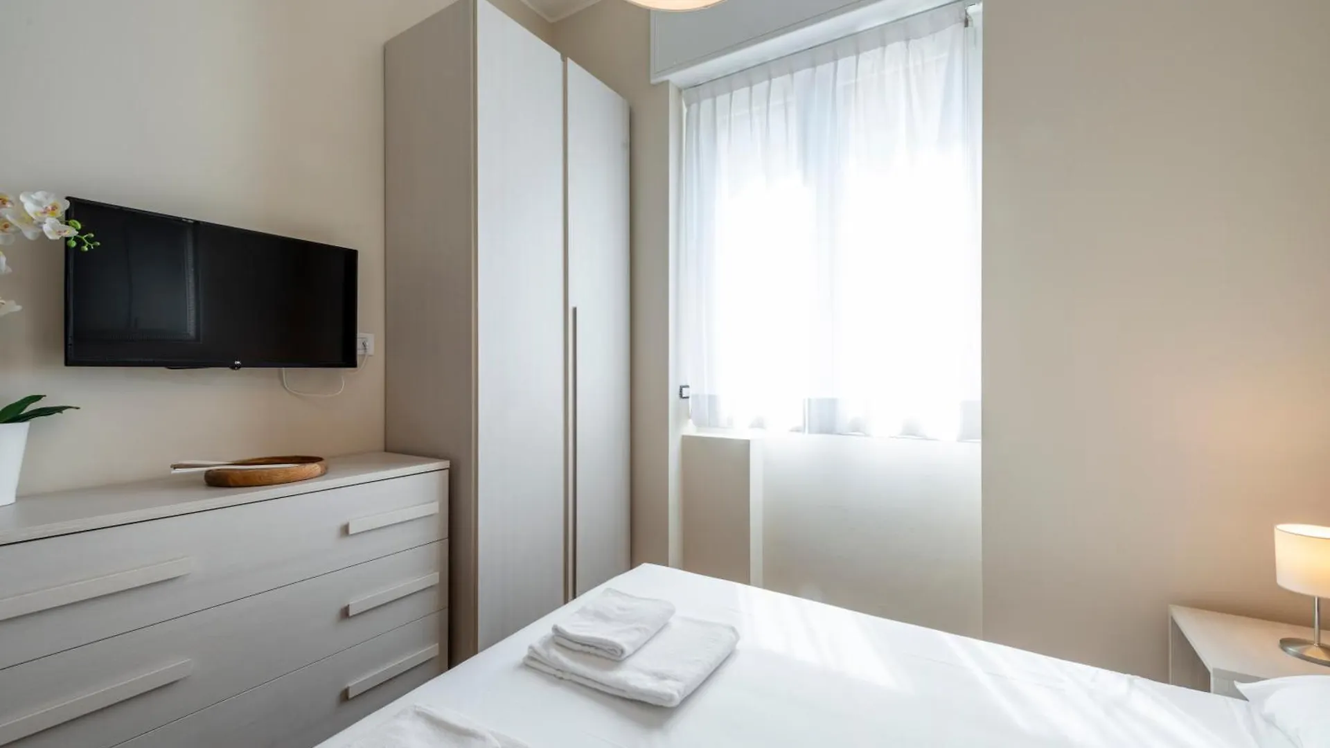 Duomo Apartments B Home - Two Bedrooms & Bathroom Milano