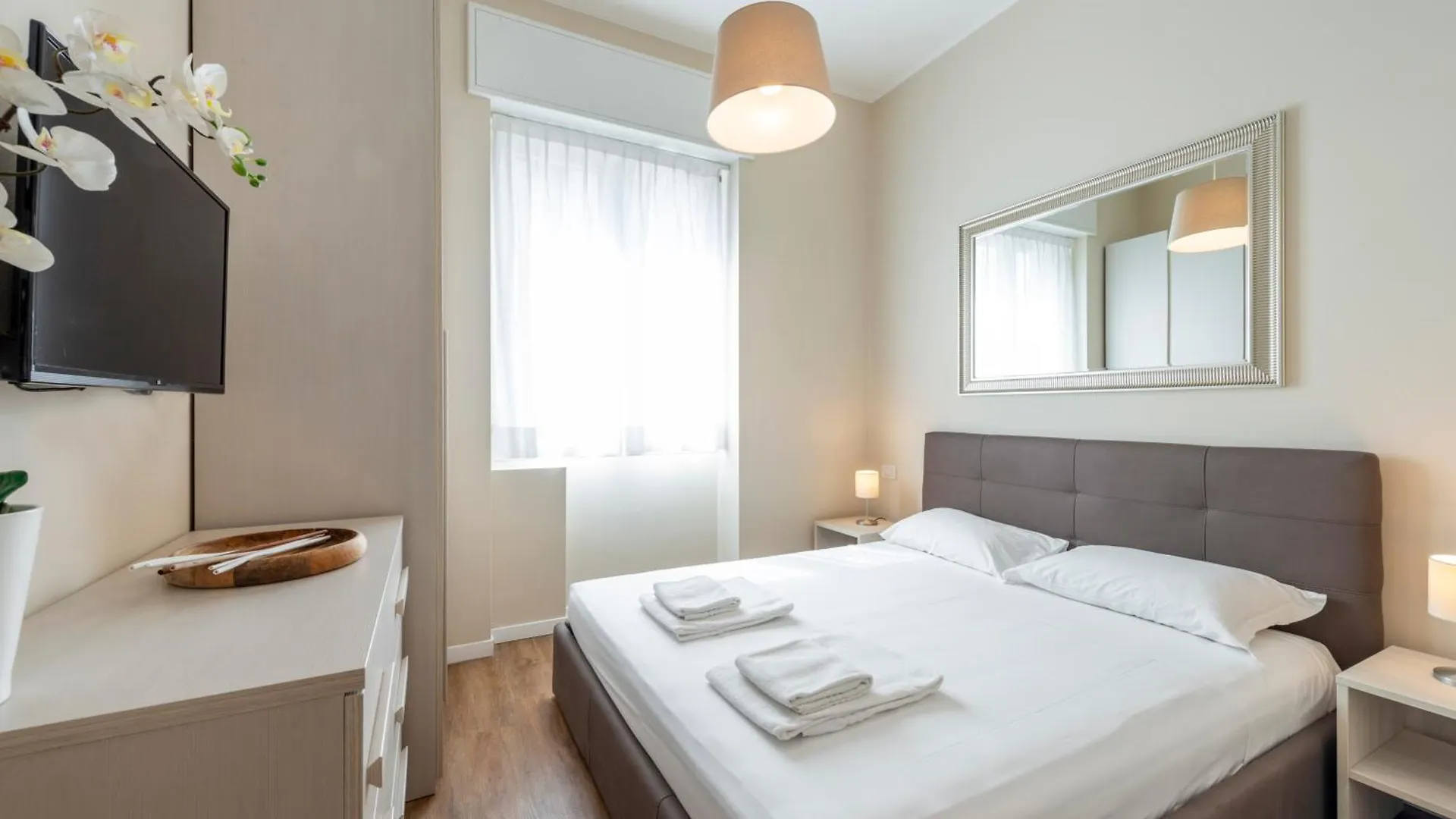 Duomo Apartments B Home - Two Bedrooms & Bathroom Milán