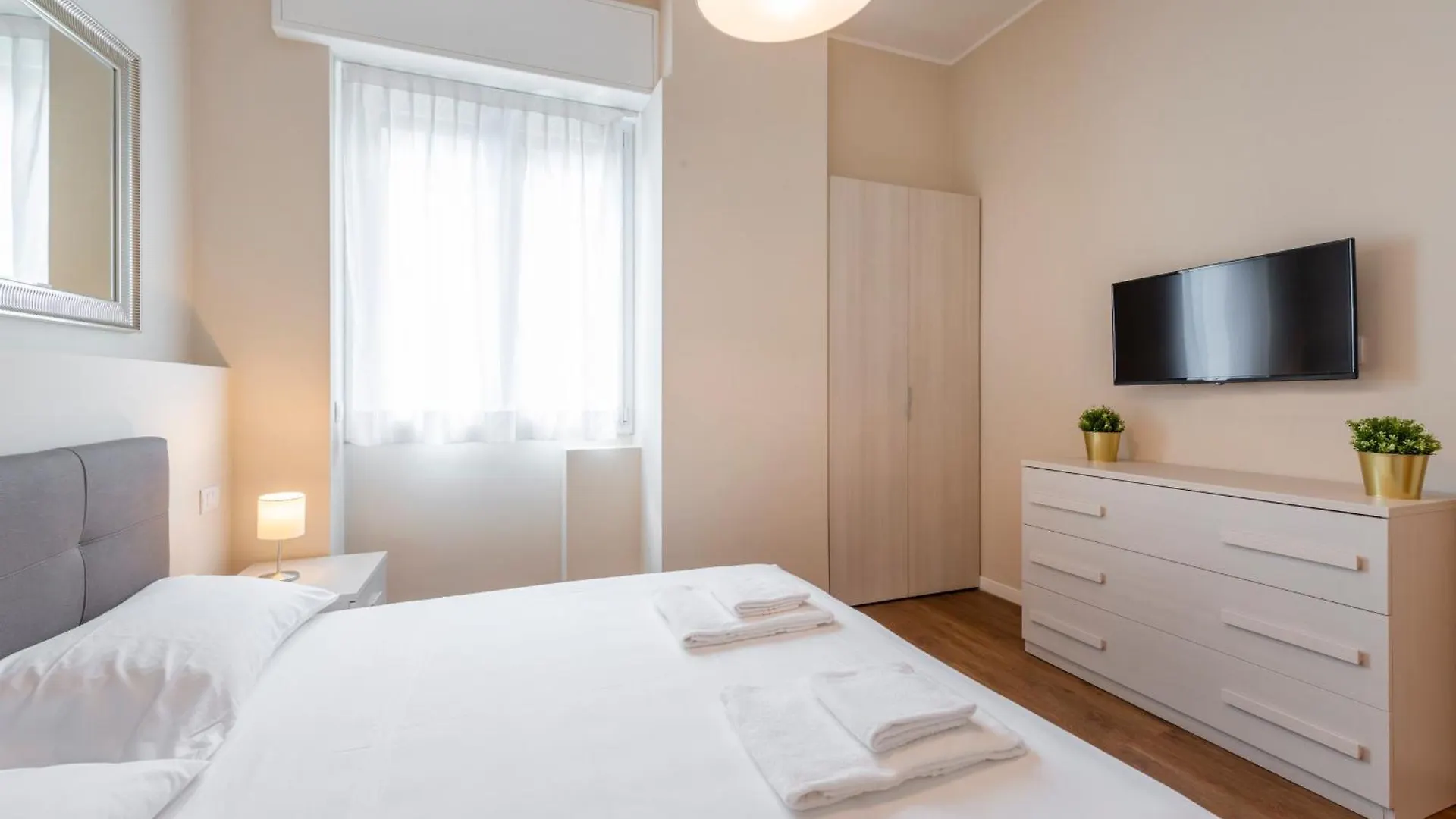 Duomo Apartments B Home - Two Bedrooms & Bathroom Milán